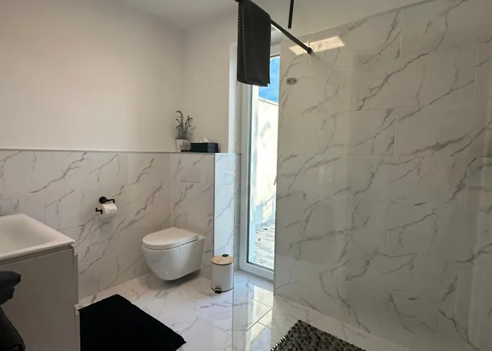 White Luxury فيلة